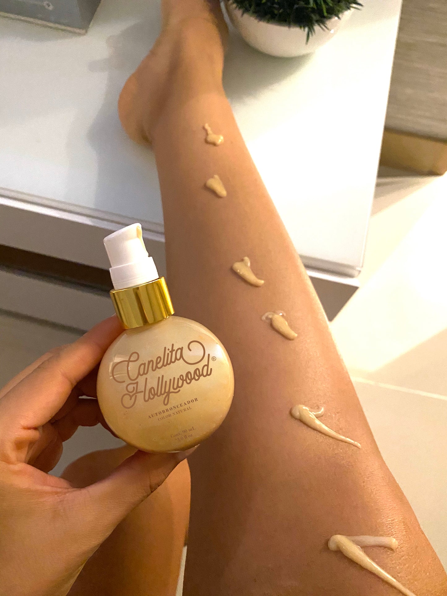 AUTO BRONCEADOR CANELITA HOLLYWOOD